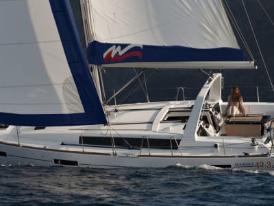 Moorings 42.3 – 3 Cabin Monohull – Italy