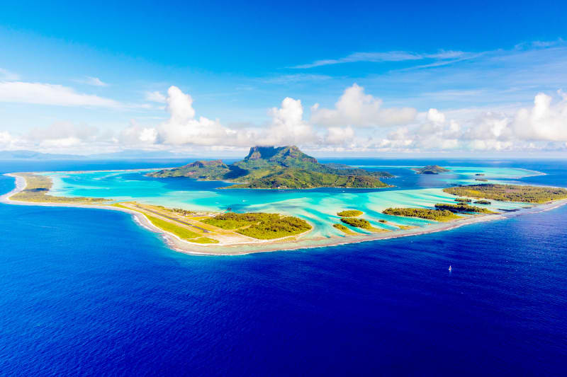 6 Stunning Beaches to Visit on a Tahiti Sailing Holiday 